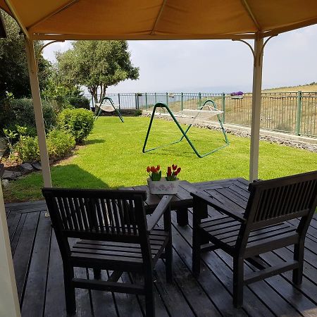 Julie'S Cabins Neot Golan Exterior foto
