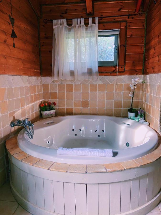 Julie'S Cabins Neot Golan Exterior foto