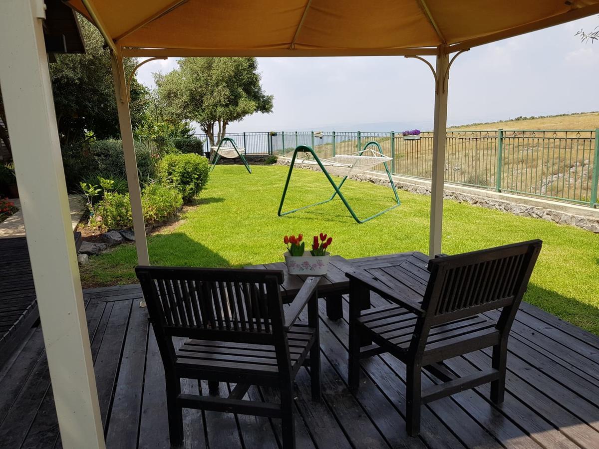 Julie'S Cabins Neot Golan Exterior foto
